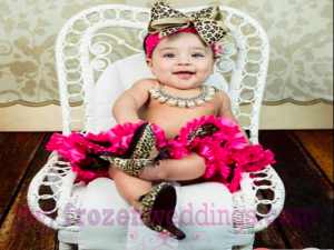 Sapatos de salto alto para bebês geram polêmica