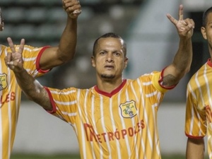 Justiça concede habeas corpus a jogador alagoano Souza, após prisão em Brasília