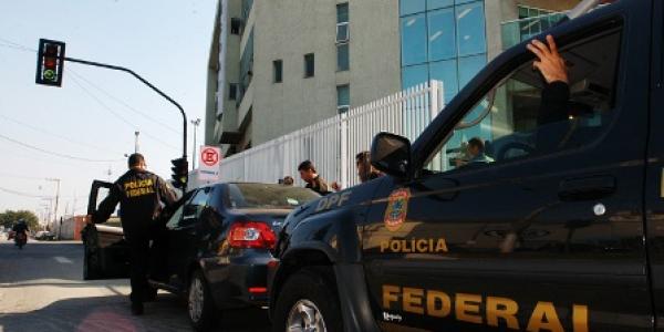 Operação investiga desvios em contratos de municípios alagoanos