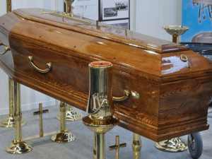 Funerárias são investigadas por transportar alimentos junto a corpos