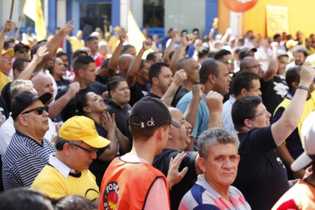 Confira quais categorias paralisam atividades na greve geral desta sexta