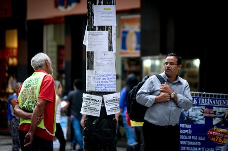 Taxa de desemprego bate novo recorde e chega a 14,2 milhões de pessoas, diz IBGE