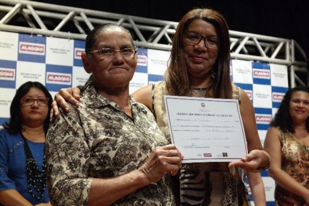 Agricultores do Agreste realizam sonho da alfabetização