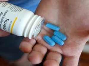 MS anuncia adoção de uso preventivo de pílula anti-HIV para pessoas em risco