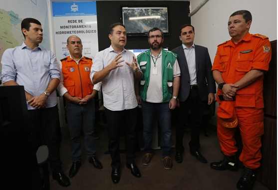 Governador anuncia plano conjunto de socorro às vítimas das chuvas