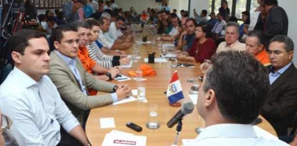 Municípios atingidos pela chuva irão receber medicamentos e vacinas