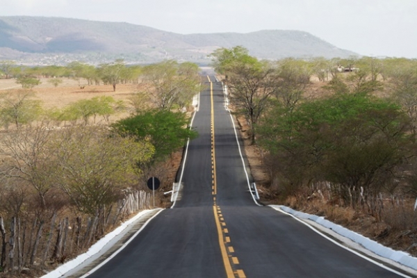 Estado entrega mais de 14 km de estradas recuperadas no Sertão, nesta sexta (5)