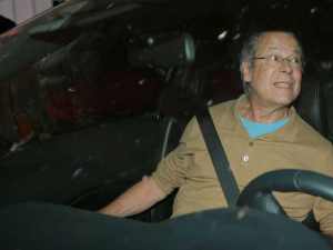 Dirceu chega a Brasília aos gritos de ‘ladrão’