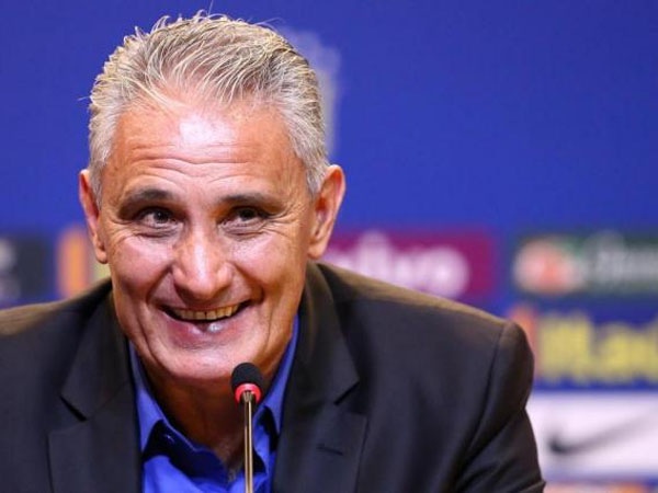 De olho na Copa, Tite completa um ano à frente da Seleção Brasileira