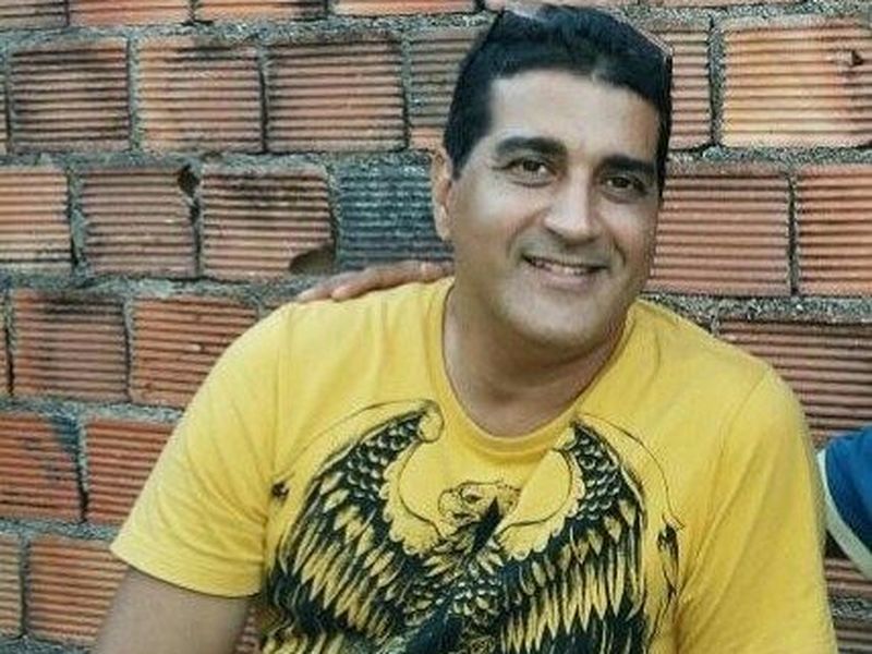 Gerente comercial é encontrado morto amarrado embaixo de cama