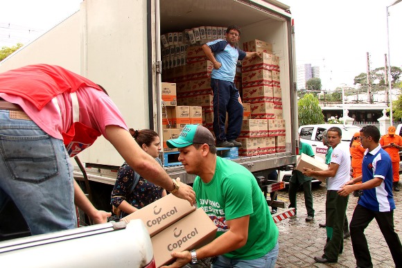 Força-tarefa leva 4,6 toneladas de donativos para nove municípios de Alagoas