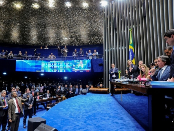 Veja como votaram os senadores de Alagoas no texto-base da reforma trabalhista