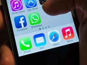 Facebook estuda barreira para acesso gratuito a notícias