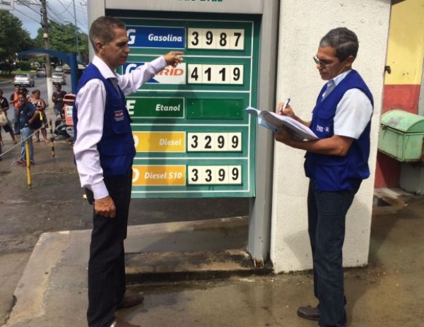 Procon investiga denúncias em postos de combustíveis da capital e interior