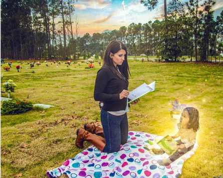 Mãe inclui imagem de filha morta em fotos e é presa por assassinato