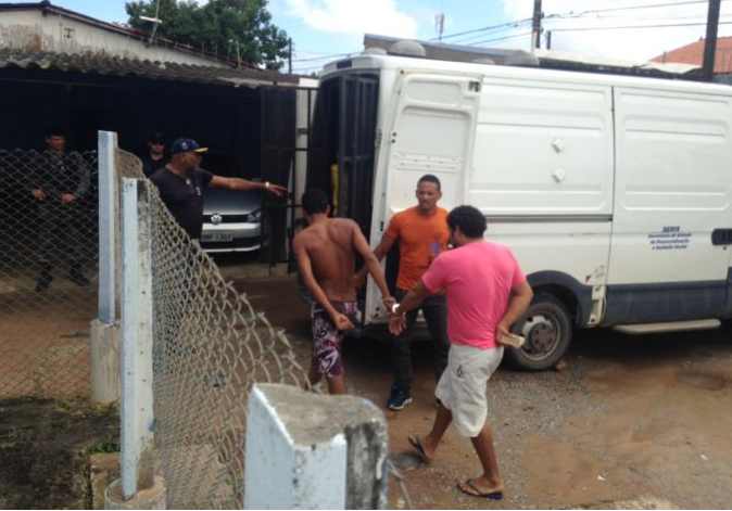 Presos da Casa de Custódia da Polícia Civil são transferidos para o sistema prisional