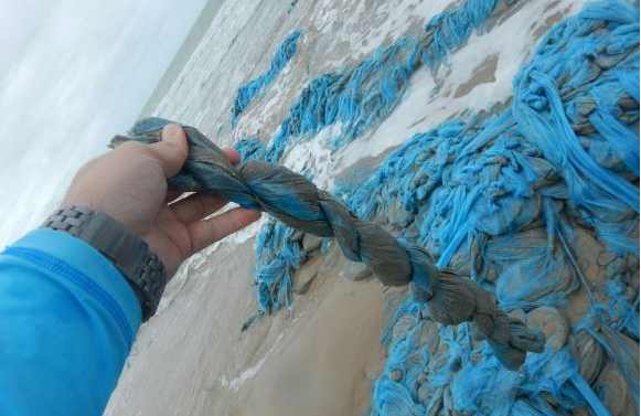 IMA identifica material que surgiu em praia de Ipioca