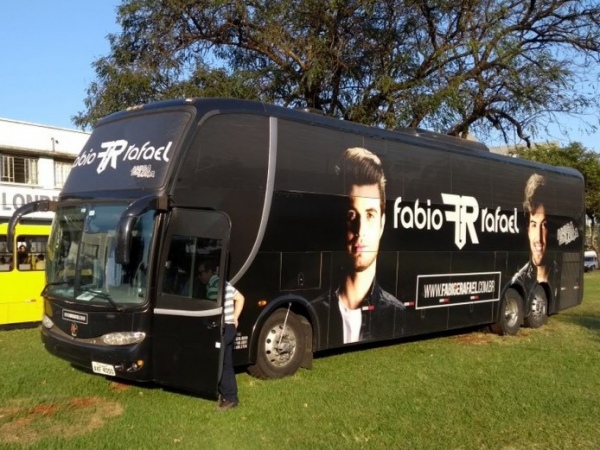 Operação contra falsificação de cigarros prende cantor sertanejo