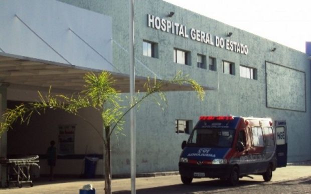 Presa suspeita de tentativa de homicídio contra mulher a golpes de faca