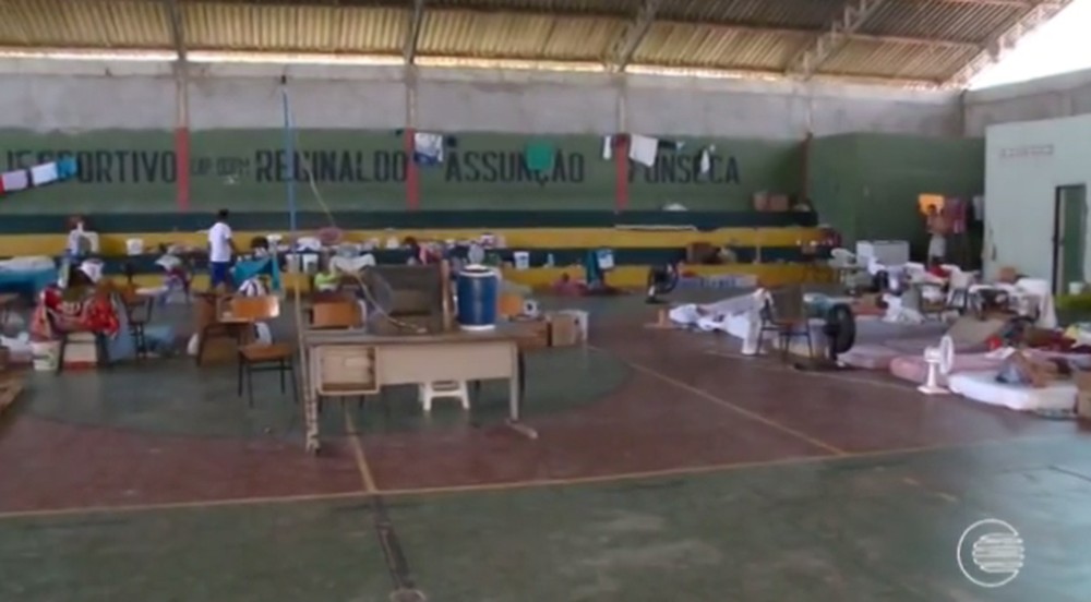 No maior presídio do Piauí, 60 presos ficam soltos em ginásio sem grades