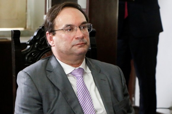 Renan Filho tira férias e deixa Estado aos cuidados do vice, Luciano Barbosa