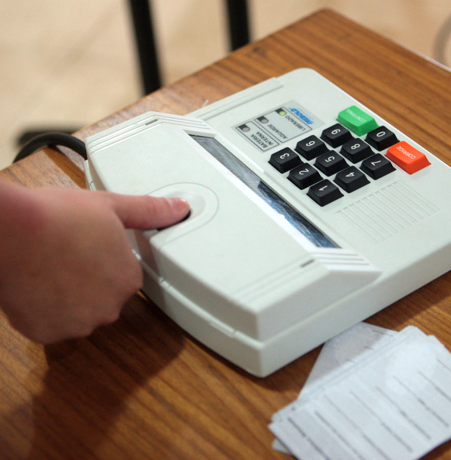 A um ano da eleição, 56% dos eleitores do país ainda não têm cadastro biométrico