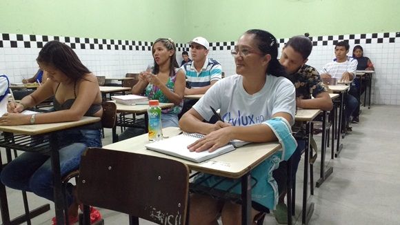 Mais de 20 mil alagoanos fazem exame para certificação dos ensinos fundamental e médio