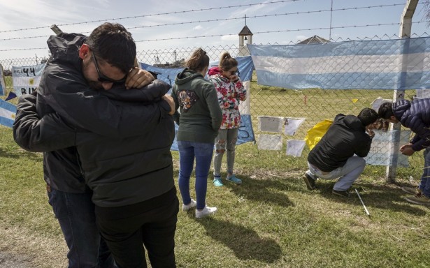 Última mensagem de submarino desaparecido falava em entrada de água e curto-circuito