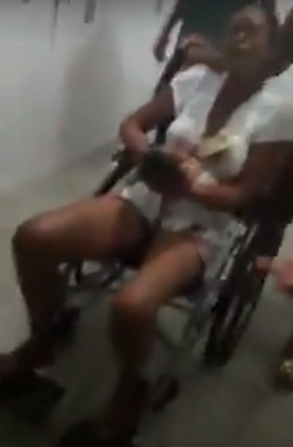 Mulher dá à luz em cadeira de rodas no corredor de hospital em Olho D´Água das Flores