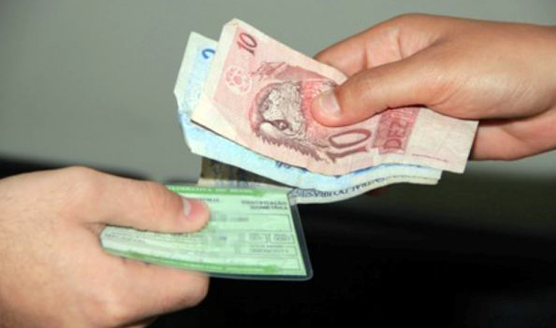 PF cumpre mandados contra vereador suspeito de compra de votos em Alagoas