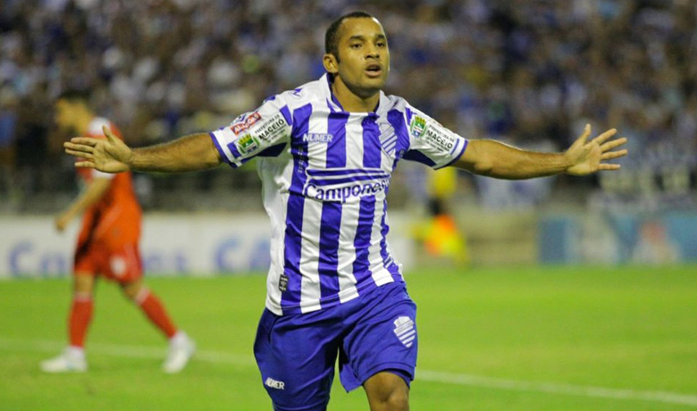 CSA negocia com Michel, Edinho e Marcos Antônio para fechar ciclo de renovações