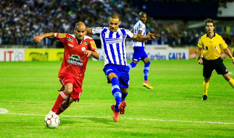 Treinador do CSA, Flávio Araújo analisa lateral Talisson: “É ofensivo”