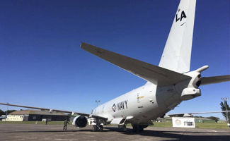 Avião dos EUA detecta objeto em área onde submarino argentino enviou último sinal