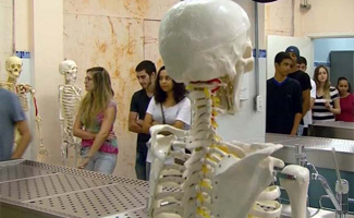 Educação: Governo vai proibir novos cursos de medicina por 5 anos, diz MEC