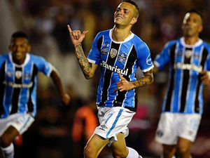 Grêmio volta a vencer o Lanús e conquista tri da Copa Libertadores
