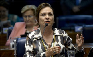 Conselho de Ética do PMDB decide expulsar a senadora Kátia Abreu