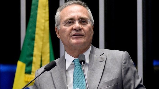 Renan Calheiros retira candidatura para presidência do Senado