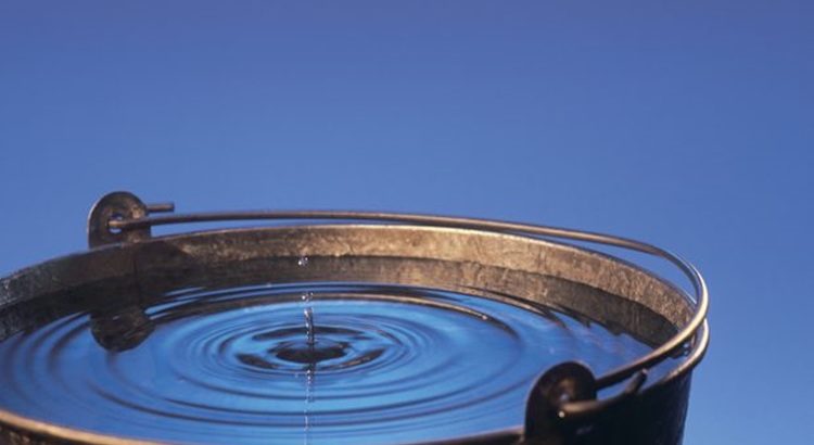 Polícia deve abrir inquérito para apurar morte de bebê afogada em balde com água