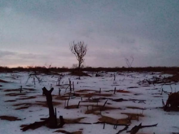 Chove granizo no município de Parambu, no sertão do Ceará