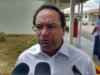Luciano Barbosa assume governo de Alagoas por uma semana