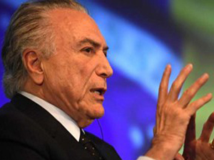 Temer avaliará com médico se tem condições de ir à Suiça