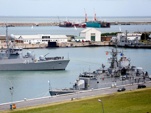 Argentina investiga indícios a 477 metros de profundidade em busca de submarino