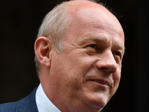 Vice-premiê britânico renuncia por escândalo sexual