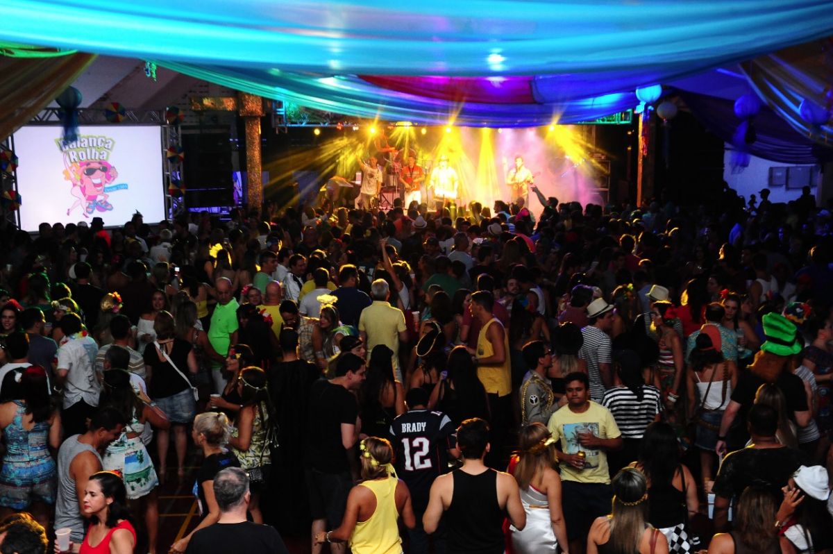 Carnaval de Pernambuco atrai alagoanos com grandes camarotes e culinária contemporânea