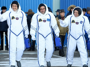 Astronauta cresce 9 cm e teme não caber em nave para voltar à Terra