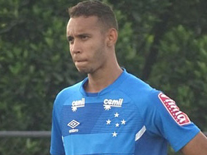 Ex-Cruzeiro, Jônata é reincorporado e CRB ganha mais um atacante