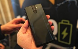 Empresa lança smartphone com bateria que dura até 5 dias