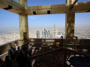 Hotel mais alto do mundo é inaugurado em Dubai