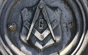 O que é a maçonaria e por que ela está rodeada de mistério e polêmica