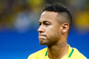 Sem cirurgia, Neymar corre risco de não jogar a Copa, dizem médicos
